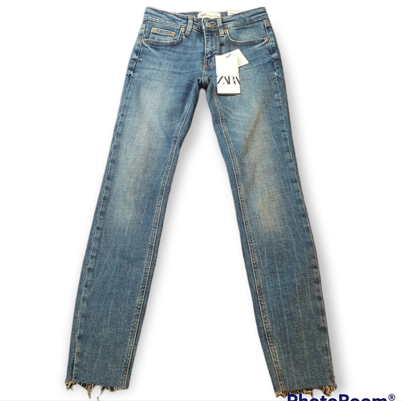 New Zara Jeans - Picture 1 of 4